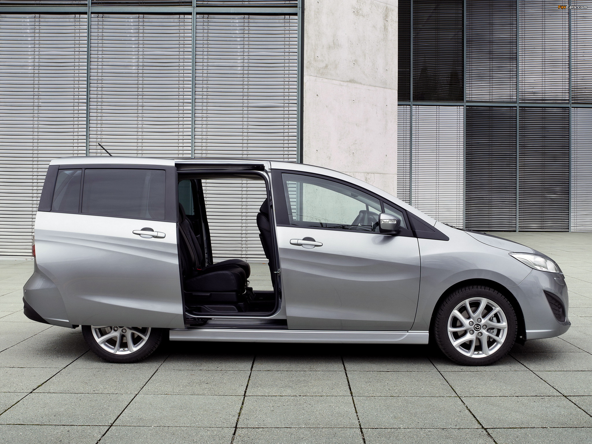 Pictures of Mazda5 (CW) 2013 (2048 x 1536)