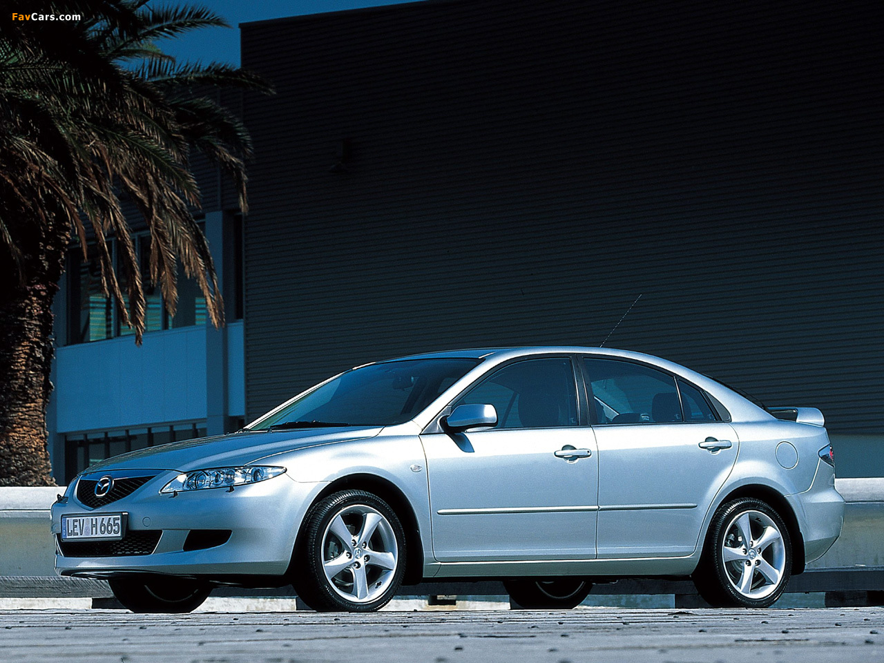 Images of Mazda6 Sport Hatchback (GG) 2002–05 (1280 x 960)