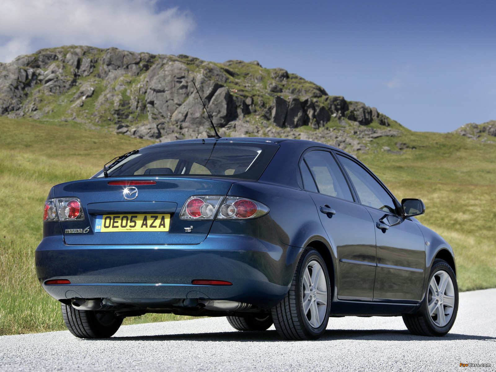 Images of Mazda6 Hatchback UK-spec (GG) 2005–07 (1600 x 1200)