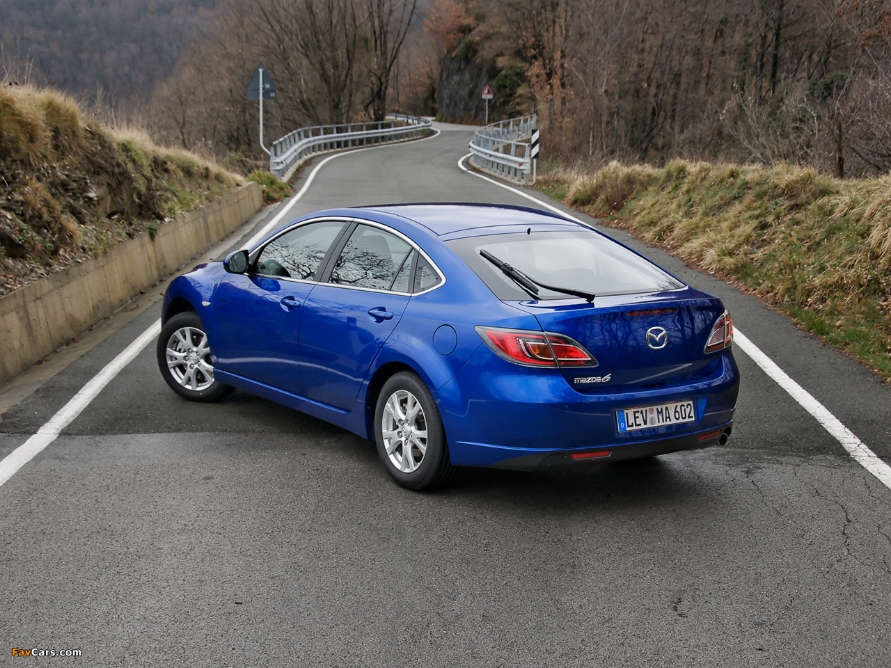 Images of Mazda 6 Hatchback 2008–10 (1280 x 960)