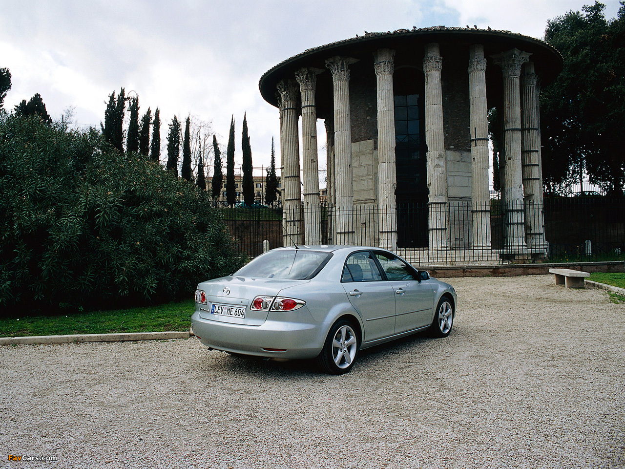 Mazda 6 Sedan 2002–04 photos (1280 x 960)