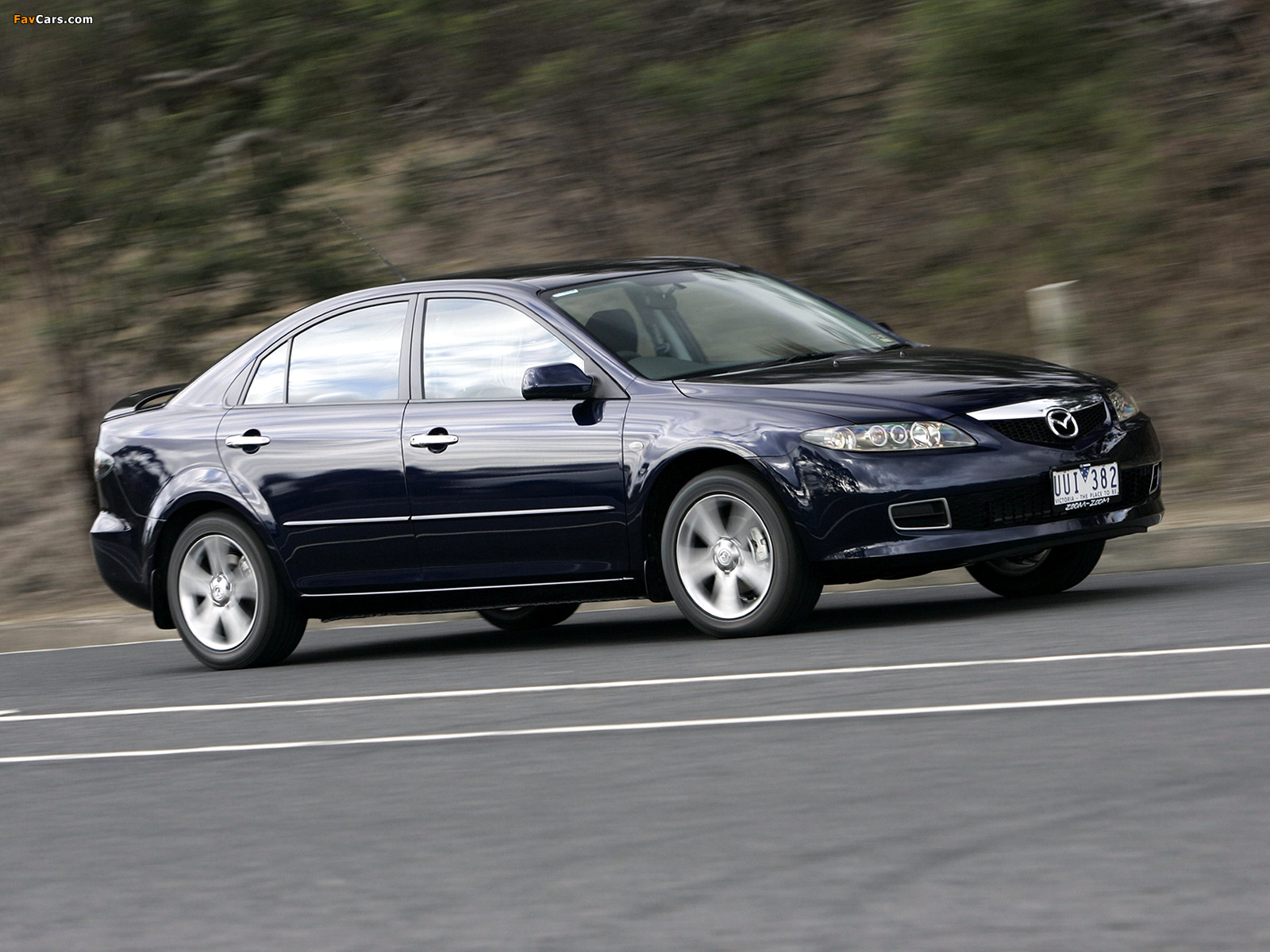 Photos of Mazda6 Hatchback AU-spec (GG) 2005–07 (1600 x 1200)