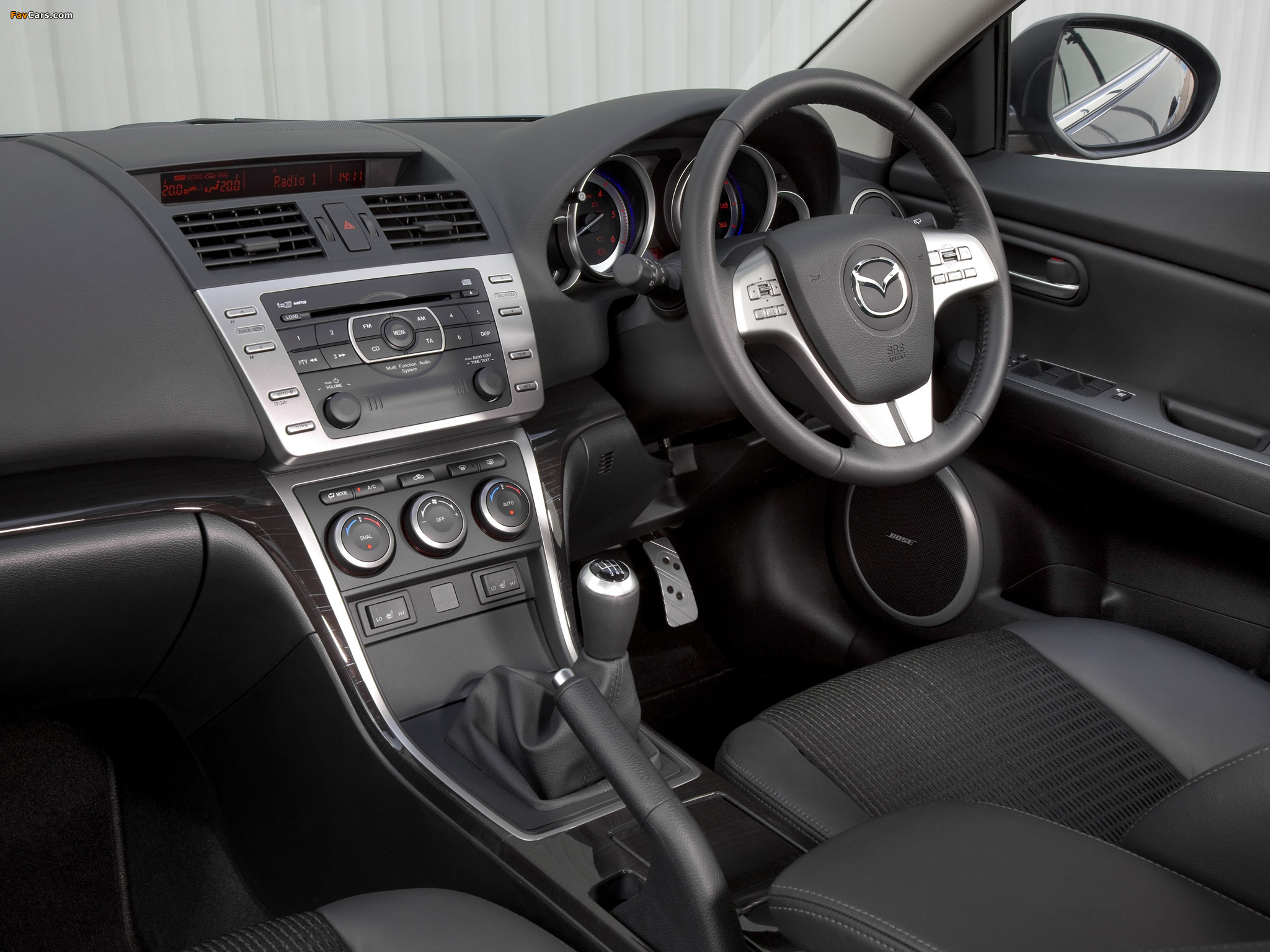 Photos of Mazda6 Hatchback UK-spec (GH) 2007–10 (2048 x 1536)