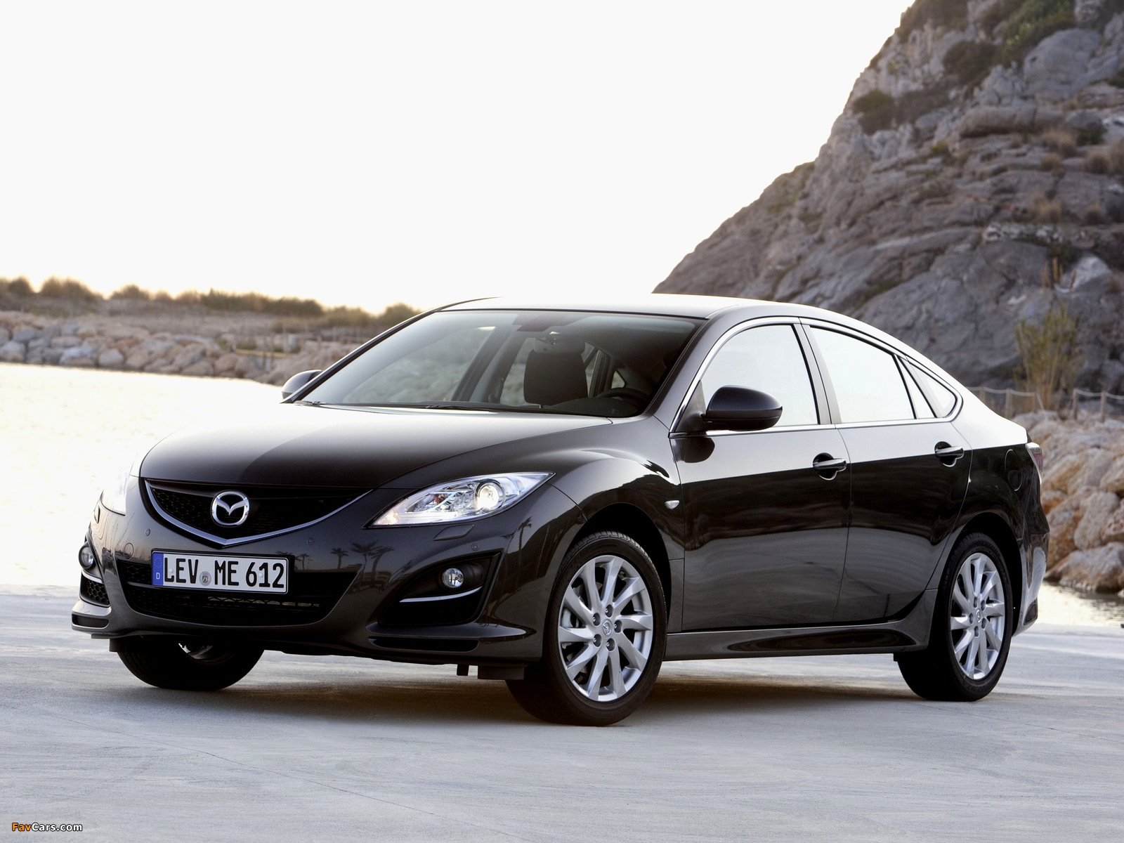 Photos of Mazda6 Hatchback (GH) 2010–12 (1600 x 1200)