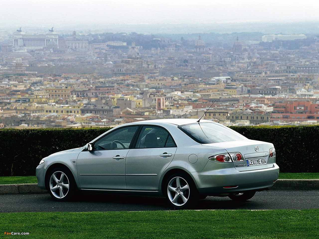 Pictures of Mazda 6 Sedan 2002–04 (1280 x 960)