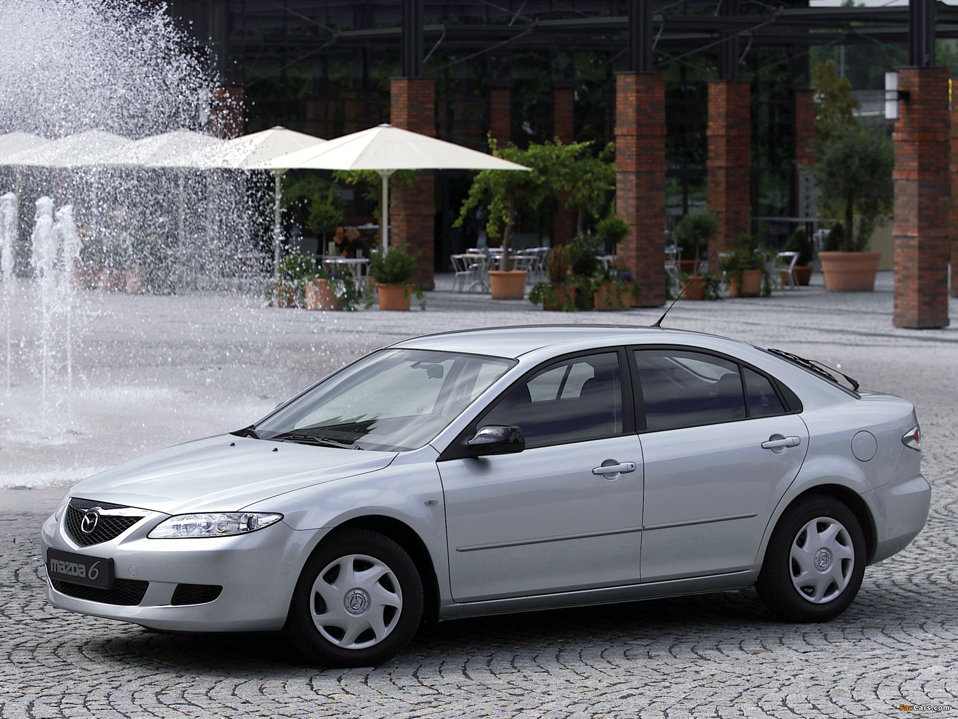 Pictures of Mazda6 Hatchback (GG) 2002–05 (1920 x 1440)