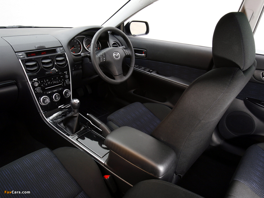 Pictures of Mazda6 Hatchback AU-spec (GG) 2005–07 (1024 x 768)