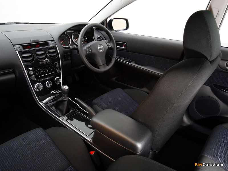 Pictures of Mazda6 Hatchback AU-spec (GG) 2005–07 (800 x 600)