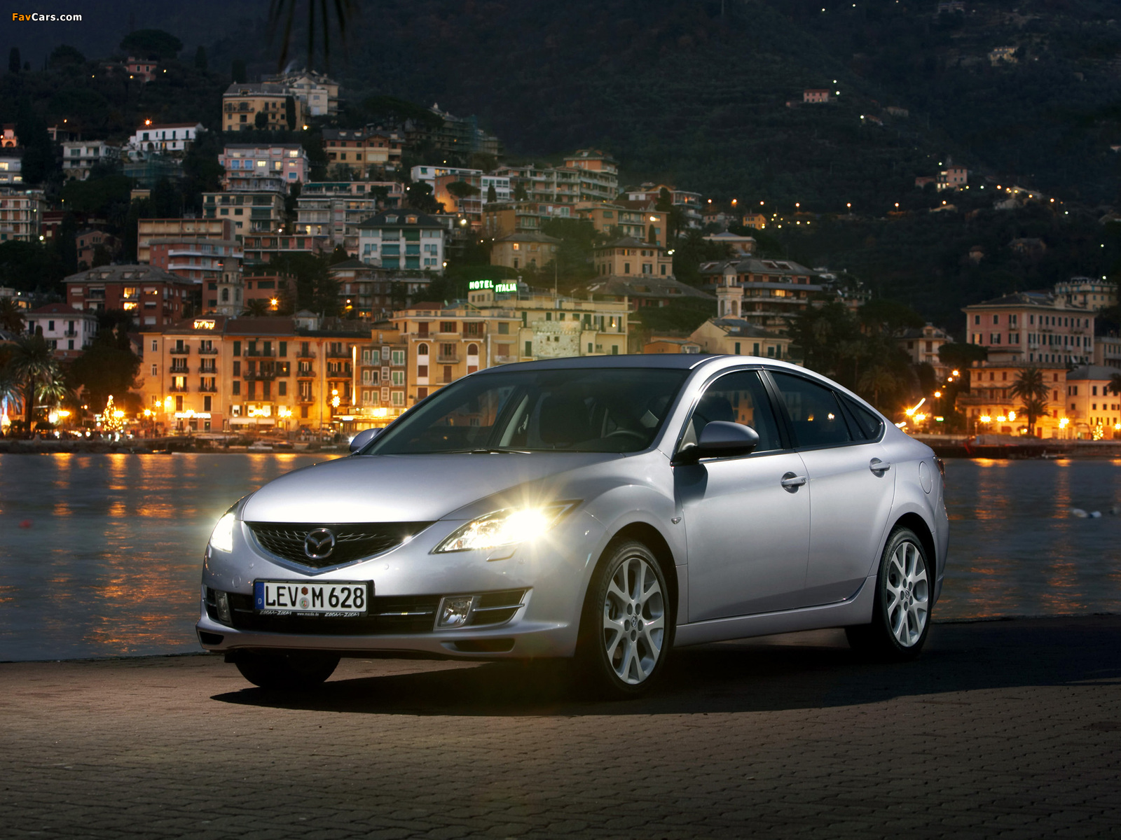 Pictures of Mazda 6 Hatchback 2008–10 (1600 x 1200)
