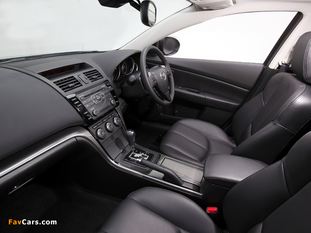 Pictures of Mazda 6 Hatchback AU-spec 2010 (640 x 480)