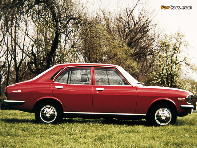Photos of Mazda 616 Limousine 1970–77 (640 x 480)