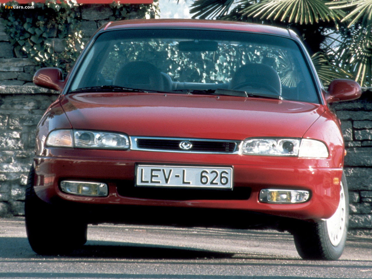 Images of Mazda 626 Sedan (GE) 1992–97 (1280 x 960)