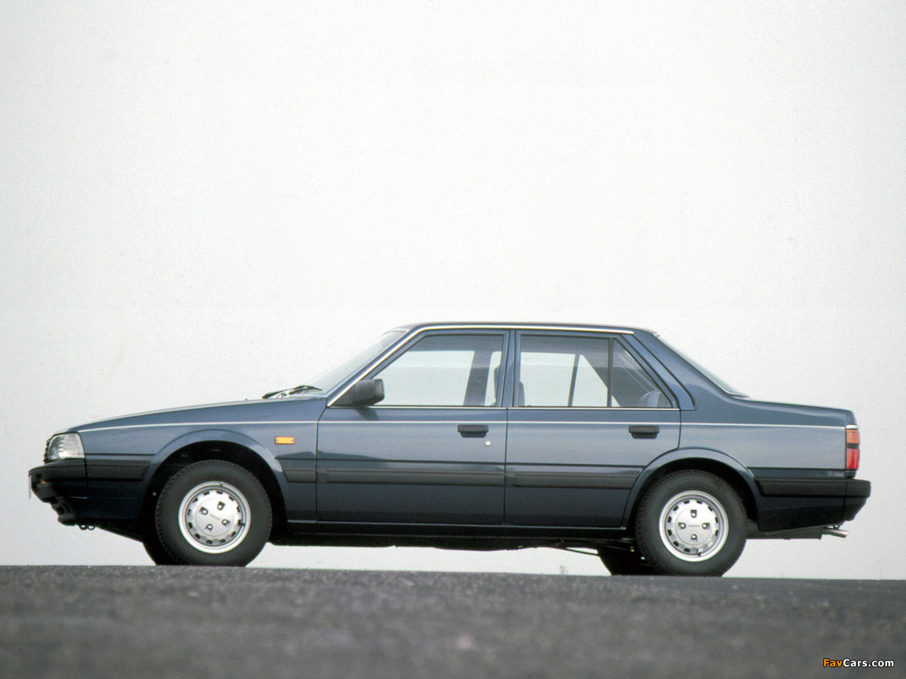 Mazda 626 Sedan (GC) 1982–87 photos (1280 x 960)