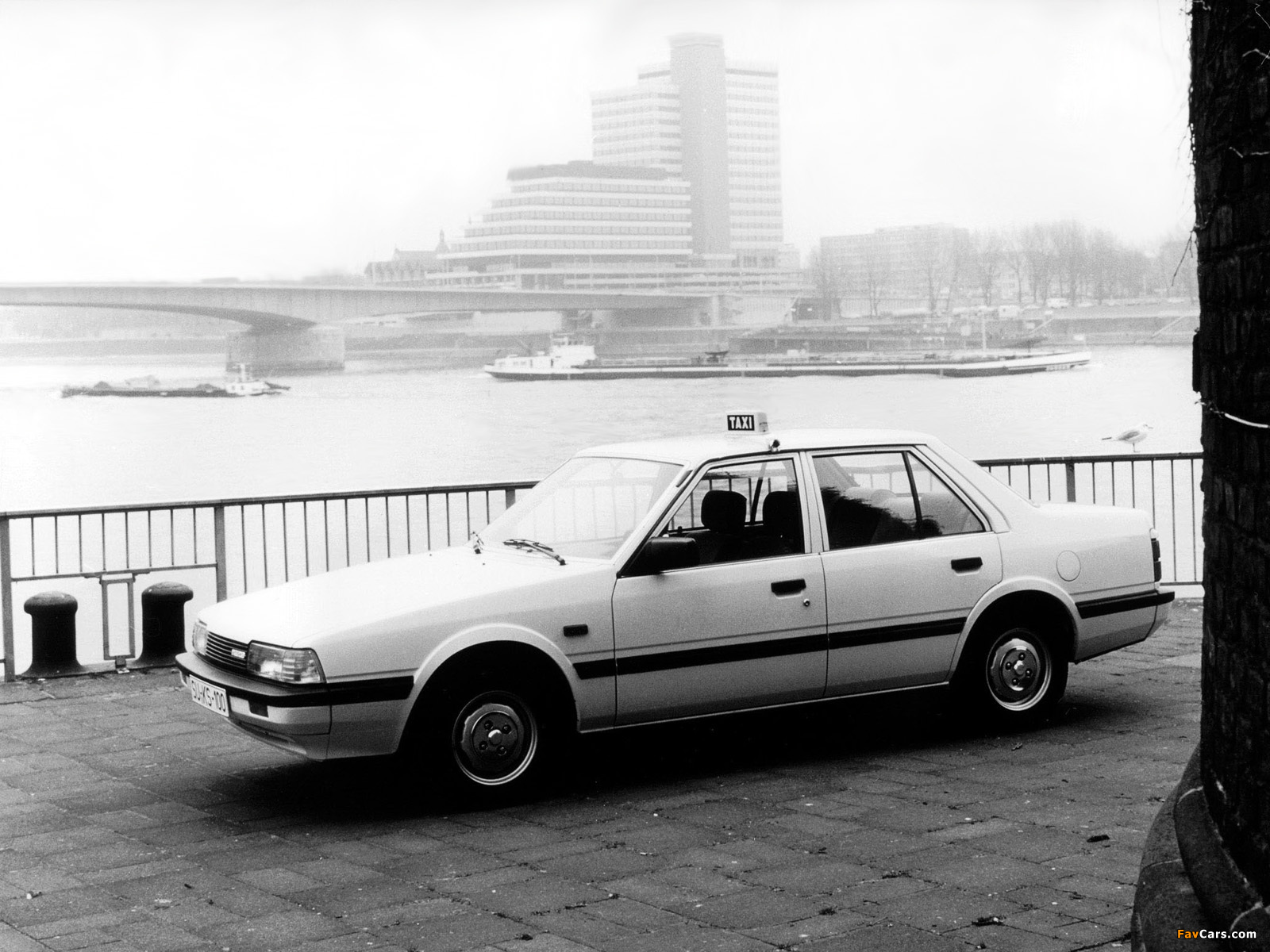 Mazda 626 Sedan (GC) 1982–87 pictures (1600 x 1200)