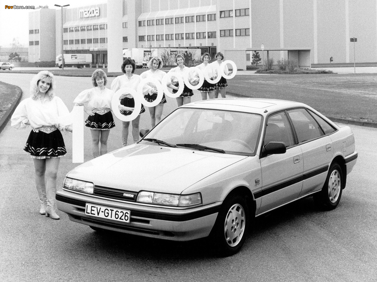 Mazda 626 Hatchback (GD) 1987–92 photos (1280 x 960)