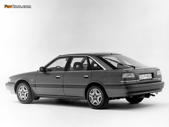 Mazda 626 Hatchback (GD) 1987–92 pictures (640 x 480)