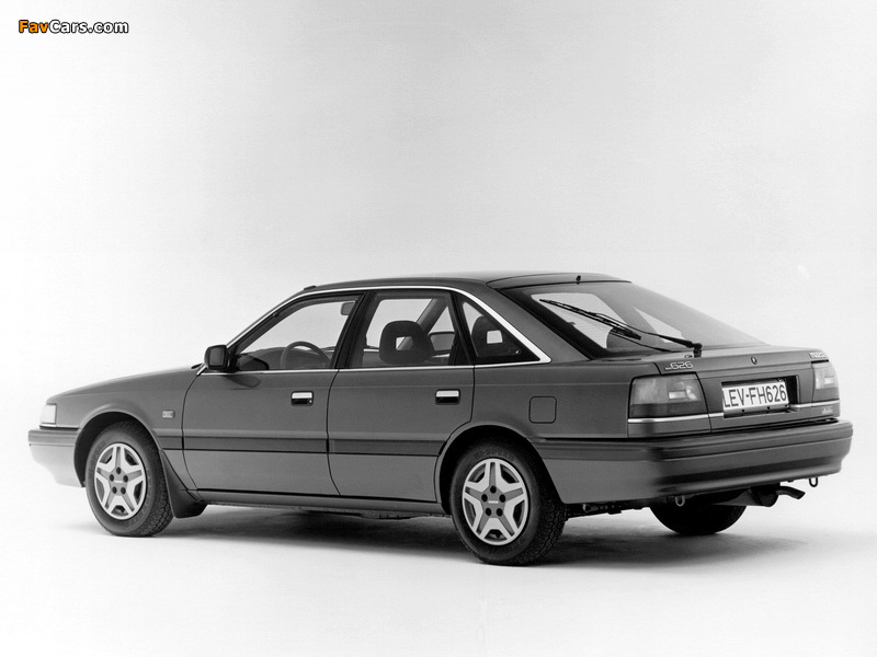 Mazda 626 Hatchback (GD) 1987–92 pictures (800 x 600)