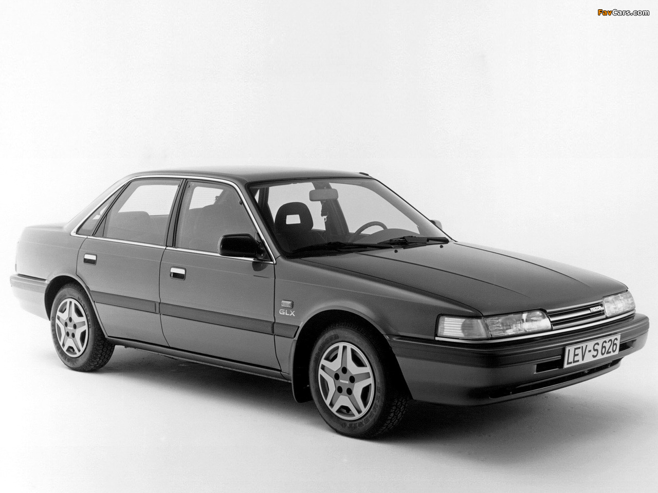 Mazda 626 Sedan (GD) 1987–92 wallpapers (1280 x 960)