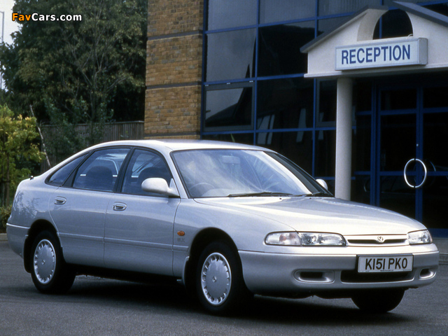 Mazda 626 Hatchback UK-spec (GE) 1992–97 images (640 x 480)
