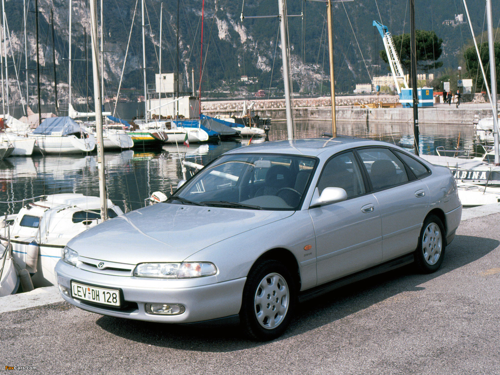 Mazda 626 Hatchback (GE) 1992–97 pictures (1600 x 1200)
