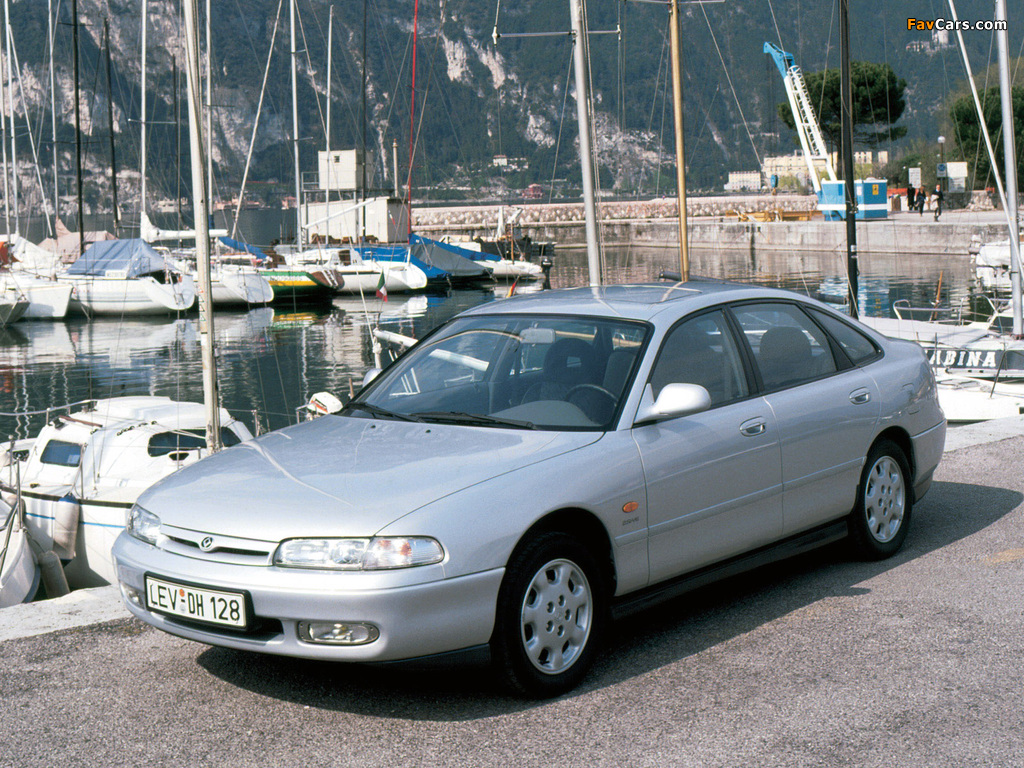 Mazda 626 Hatchback (GE) 1992–97 pictures (1024 x 768)