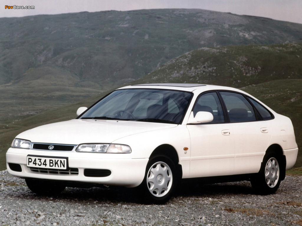 Mazda 626 Hatchback UK-spec (GE) 1992–97 pictures (1024 x 768)