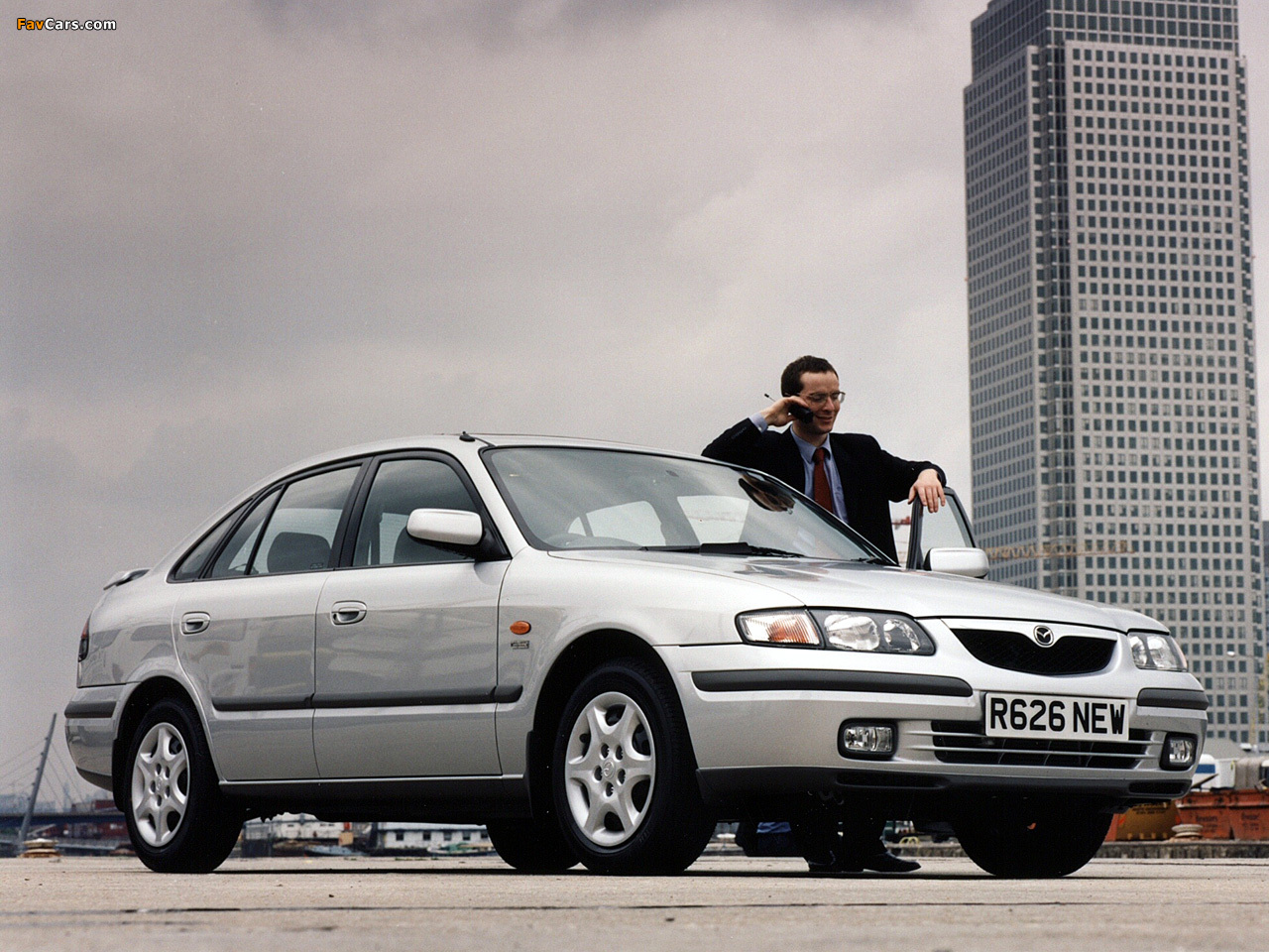 Mazda 626 Hatchback UK-spec (GF) 1997–2002 photos (1280 x 960)