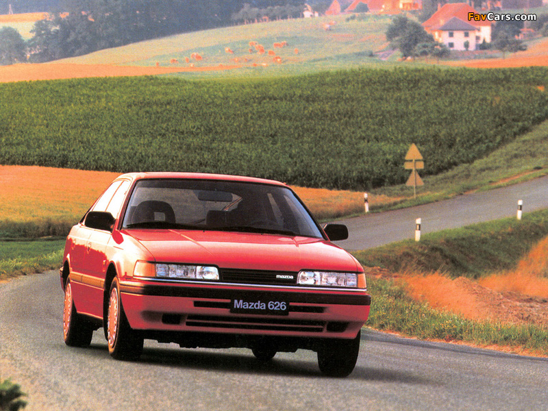 Photos of Mazda 626 Hatchback (GD) 1987–92 (800 x 600)