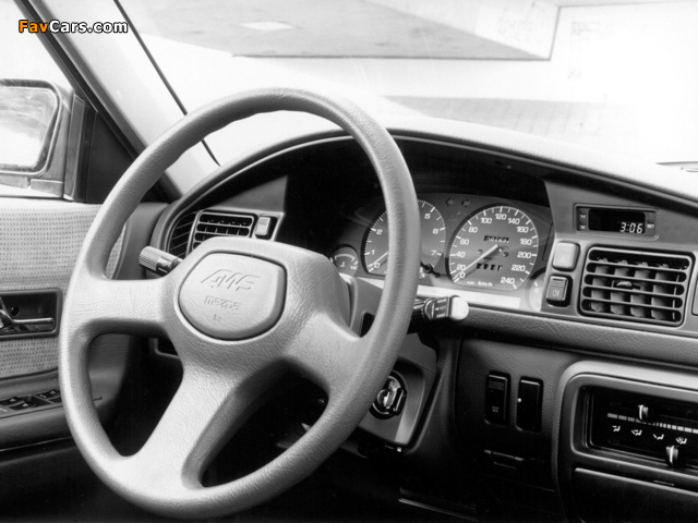 Photos of Mazda 626 4WS (GD) 1988–92 (640 x 480)