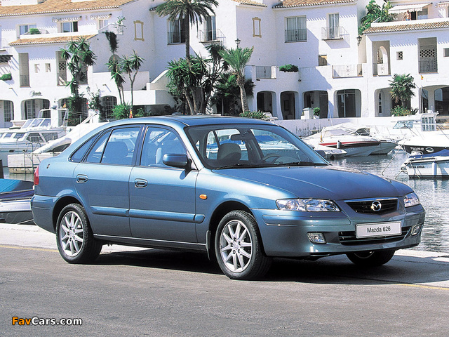 Photos of Mazda 626 Hatchback (GF) 1999–2002 (640 x 480)