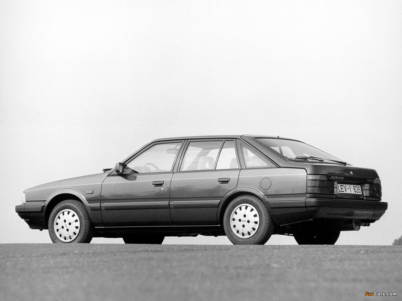 Pictures of Mazda 626 Hatchback (GC) 1983–87 (1280 x 960)