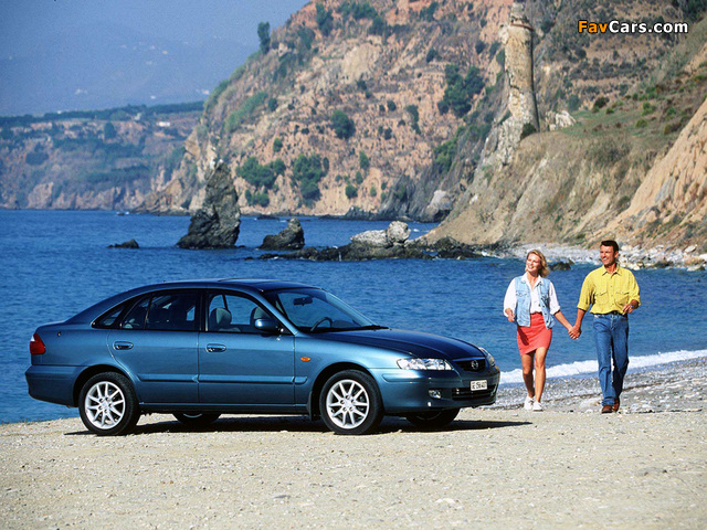 Pictures of Mazda 626 Hatchback (GF) 1999–2002 (640 x 480)