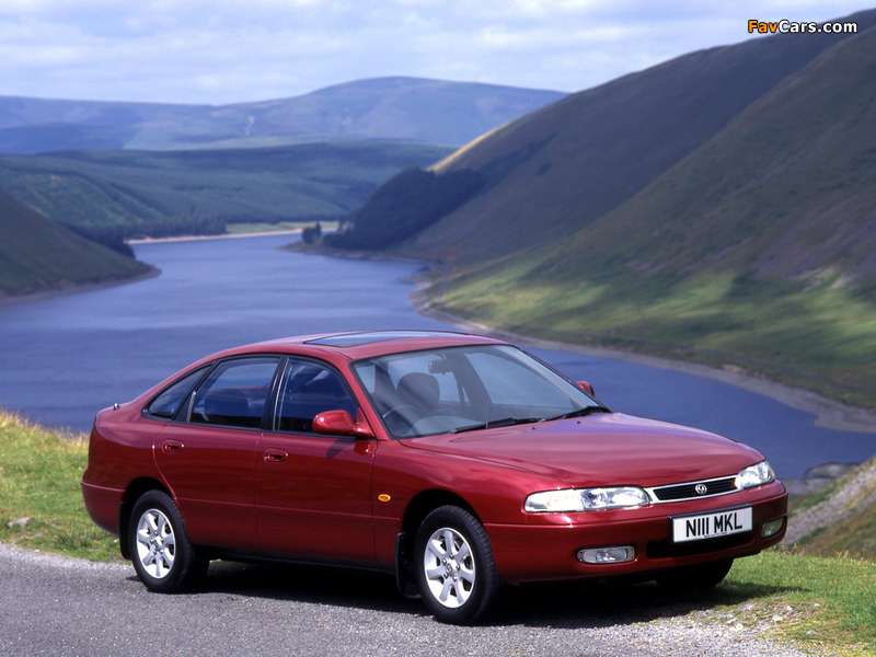 Mazda 626 Hatchback UK-spec (GE) 1992–97 wallpapers (800 x 600)