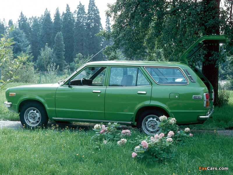 Mazda 818 Station Wagon 1974–77 pictures (800 x 600)