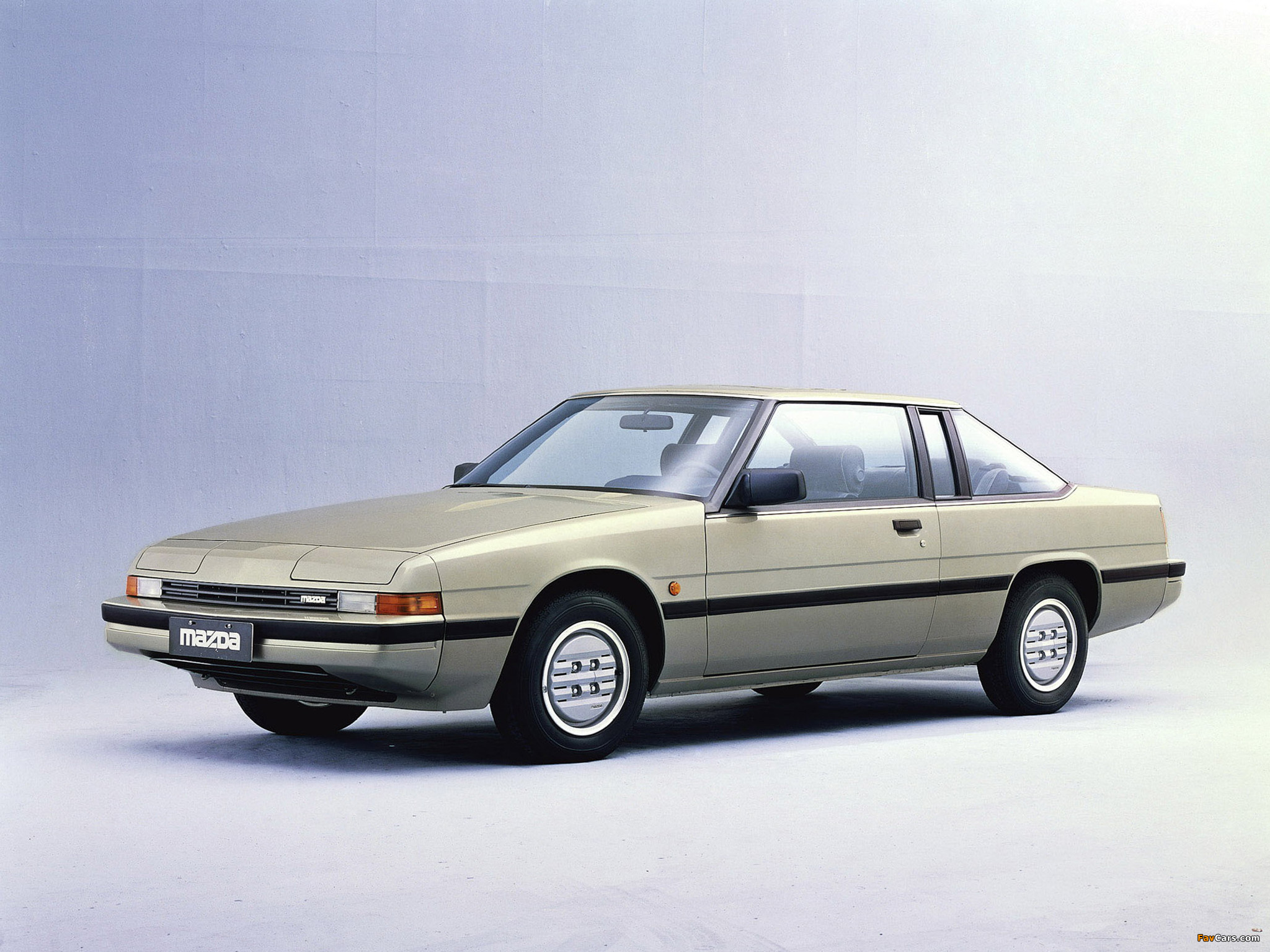 Photos of Mazda 929 Coupe 1981–87 (2048 x 1536)