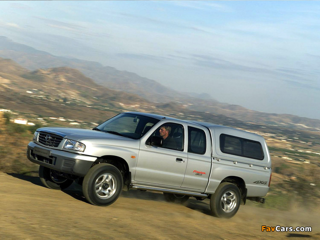 Photos of Mazda B2500 Extended Cab 2003–06 (640 x 480)