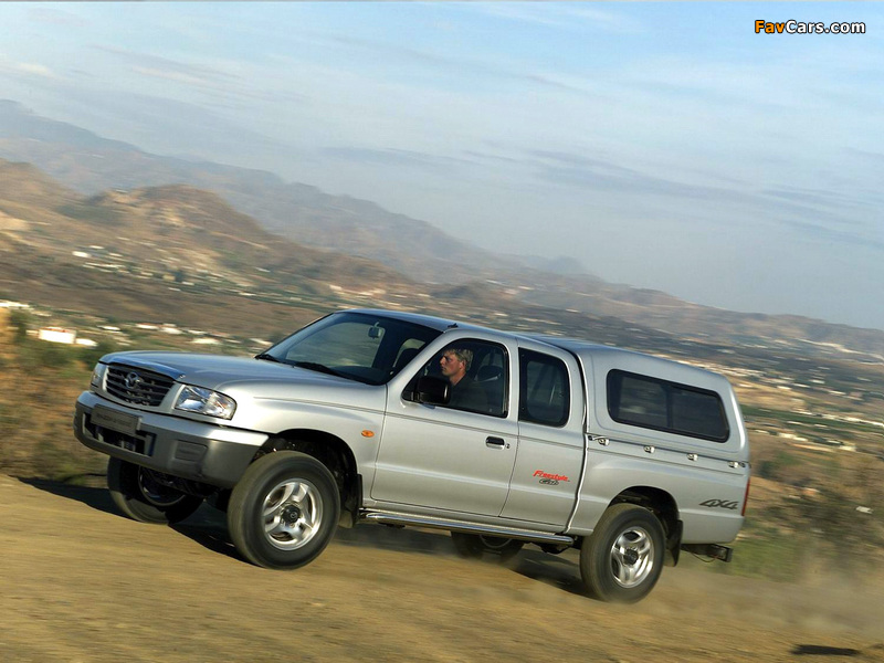 Photos of Mazda B2500 Extended Cab 2003–06 (800 x 600)