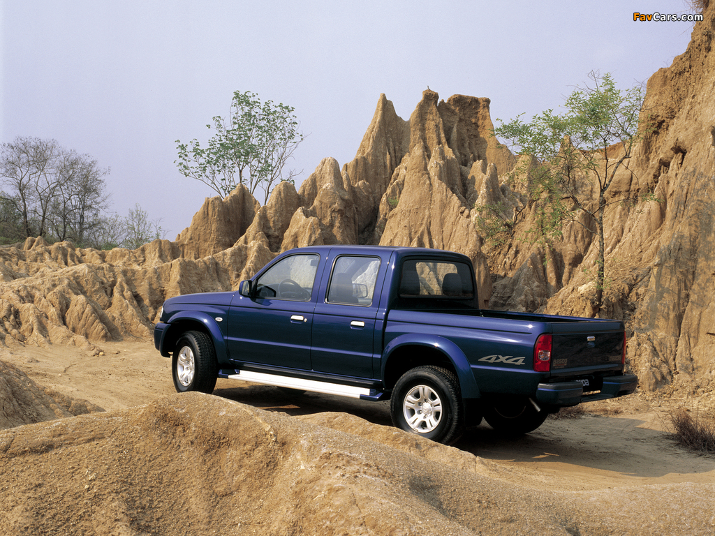 Pictures of Mazda B2500 Turbo 4×4 Double Cab 2002–06 (1024 x 768)