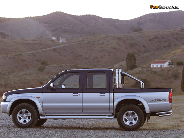 Pictures of Mazda B2500 Turbo 4×4 Double Cab Accessorized 2002–06 (640 x 480)