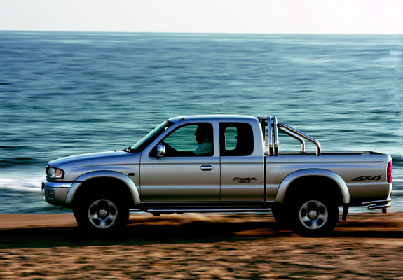 Pictures of Mazda B2500 Extended Cab 2003–06
