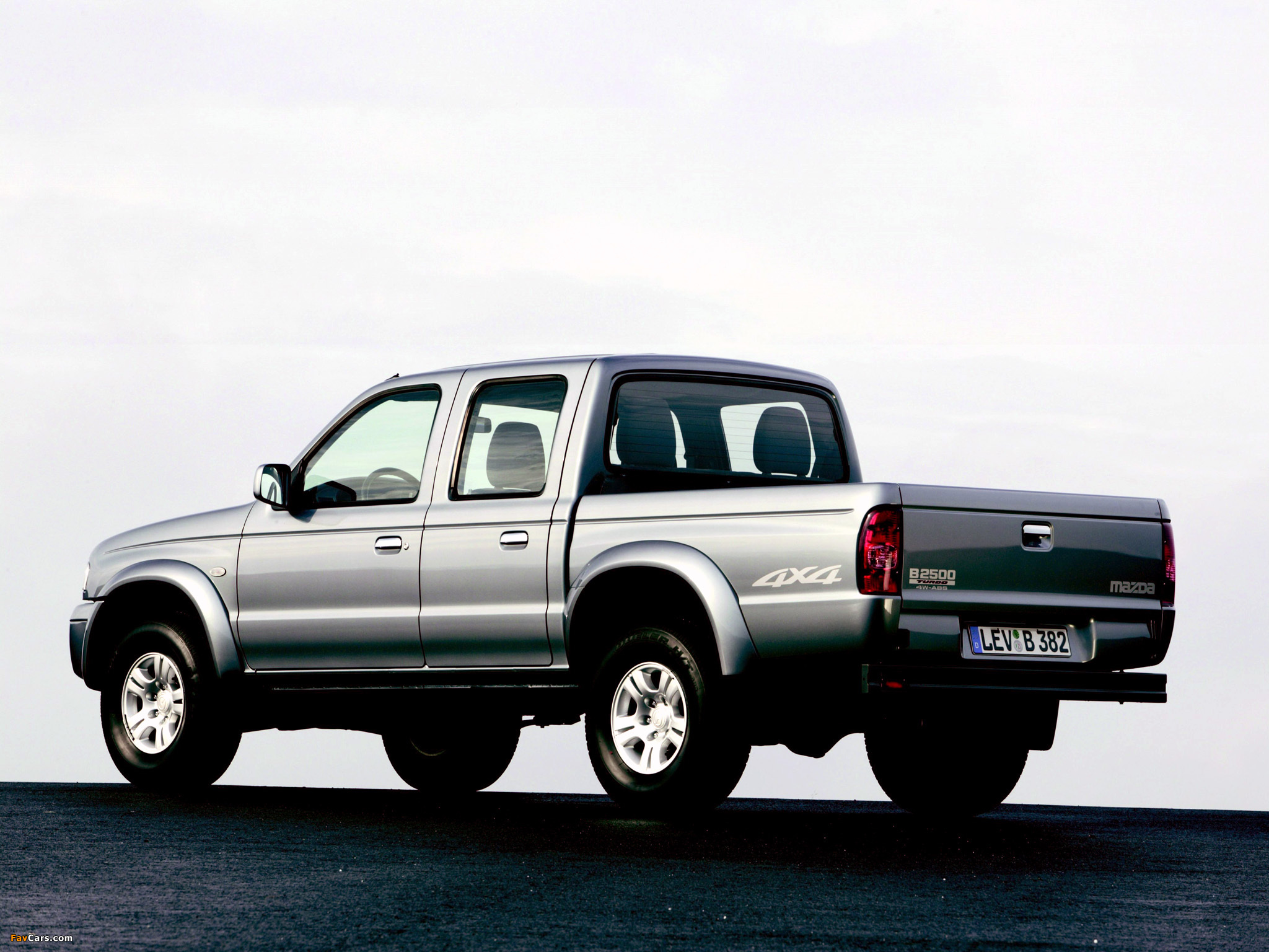 Pictures of Mazda B2500 Double Cab 2003–06 (2048 x 1536)