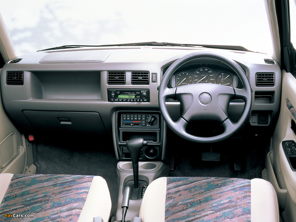 Mazda Demio 1996–2003 photos (1024 x 768)