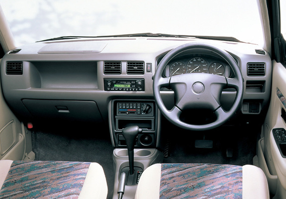 Mazda Demio 1996–2003 photos