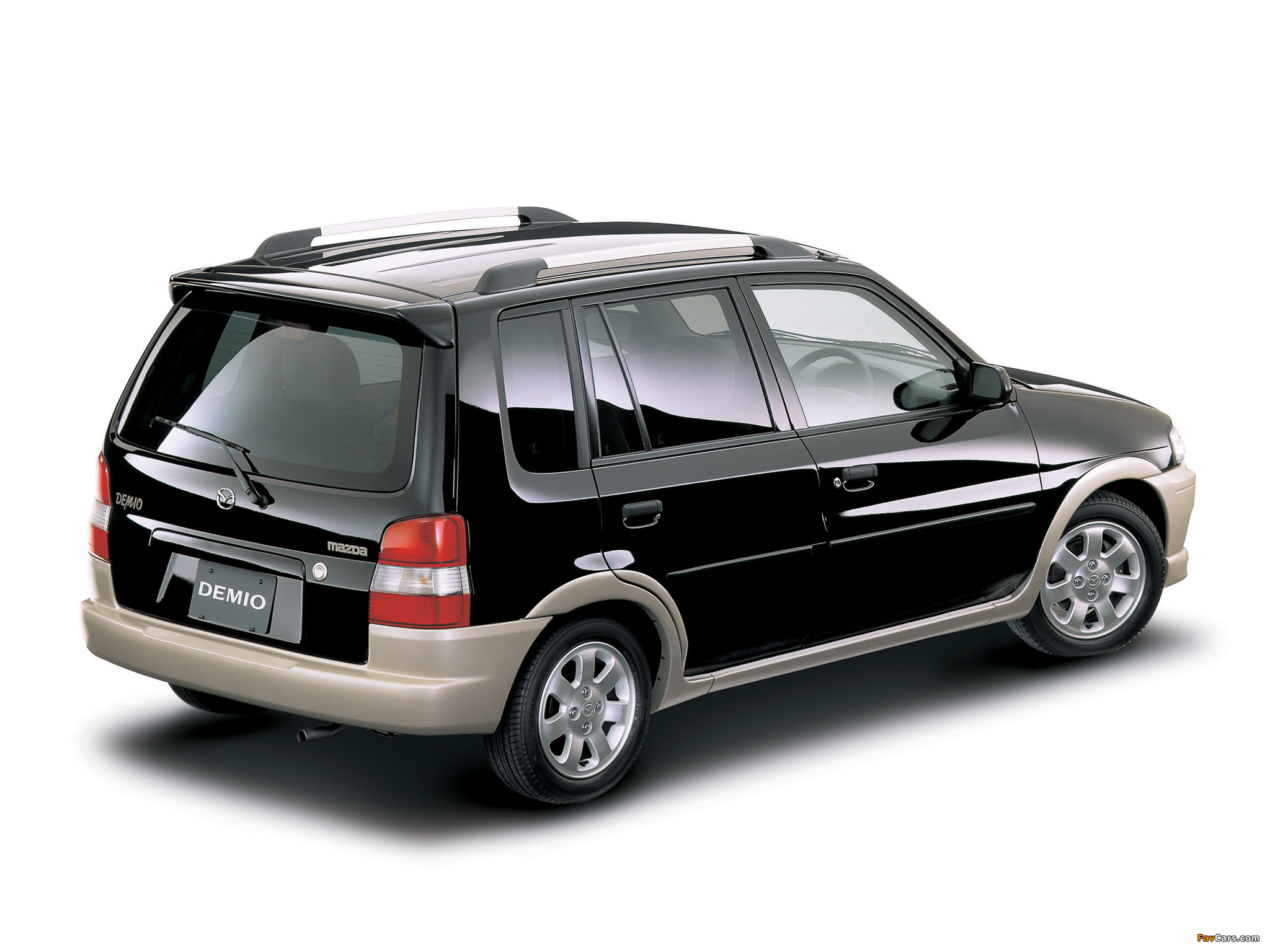 Pictures of Mazda Demio GL-X Special (DW5W) 1997–98 (2048 x 1536)