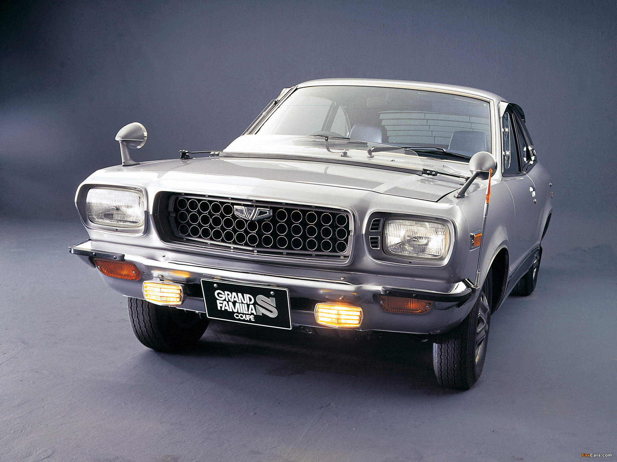 Images of Mazda Grand Familia S Coupe 1972 (2048 x 1536)