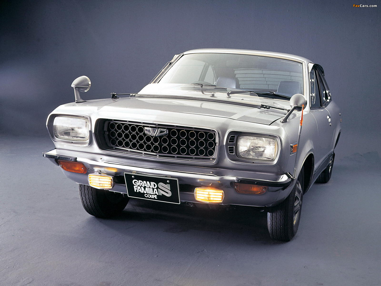 Images of Mazda Grand Familia S Coupe 1972 (1600 x 1200)