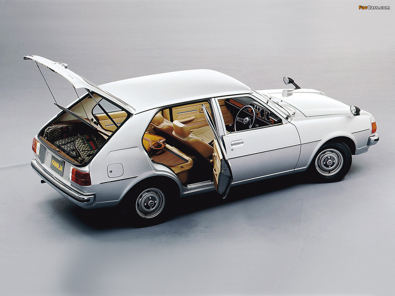 Images of Mazda Familia AP 5-door 1977–80 (1280 x 960)