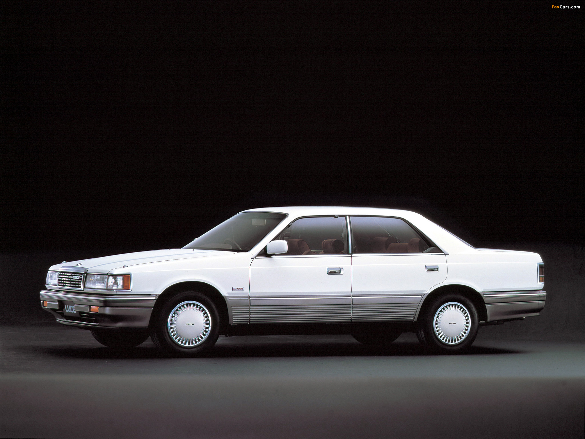 Mazda Luce 4-door Hardtop 1986–91 wallpapers (2048 x 1536)