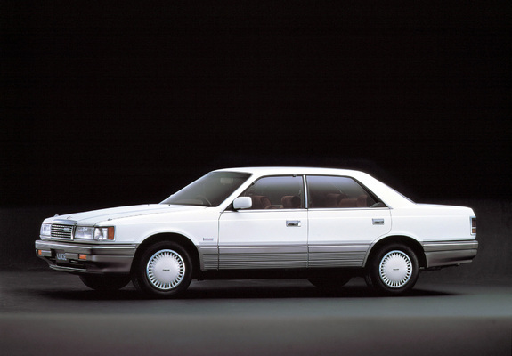 Mazda Luce 4-door Hardtop 1986–91 wallpapers