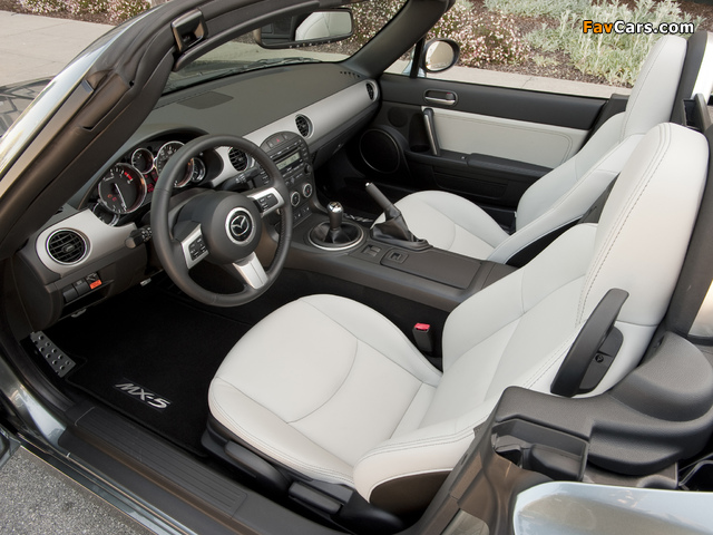 Pictures of Mazda MX-5 Miata PRHT (NC2) 2009–12 (640 x 480)